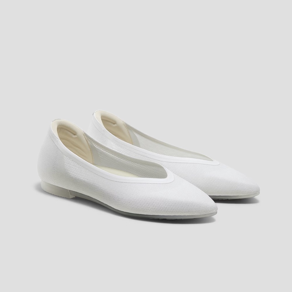 Vivaia White Point Toe Flat Pro